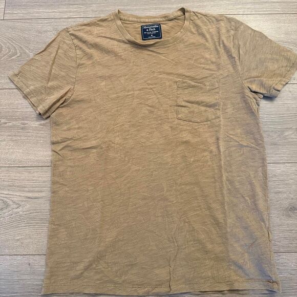 Abercrombie & Fitch Other - abercrombie & fitch leaf print pocket tshirt